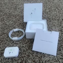 AirPods Pro 2nd Generation Gen 2 2023 MQD83ZM/A with Magsafe USB-C Charging