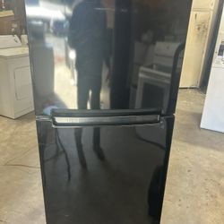 APT SZ REFRIGERATOR 