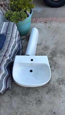 KHOLER Pedestal Sink