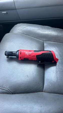 12v Milwaukee 3/8 ratchet