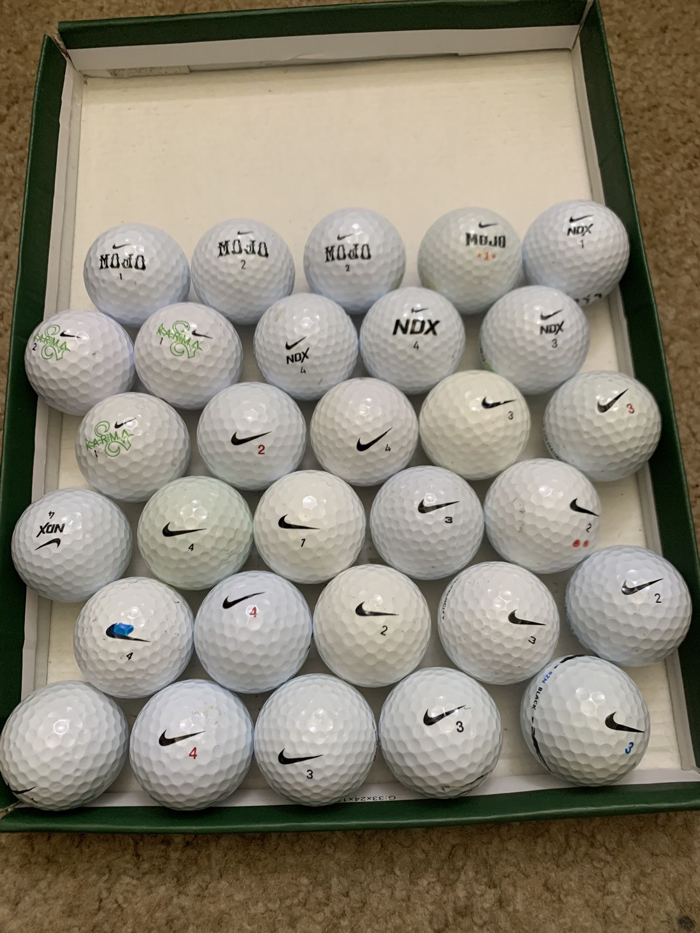 30 Golf Balls Nike In Good Conditions.