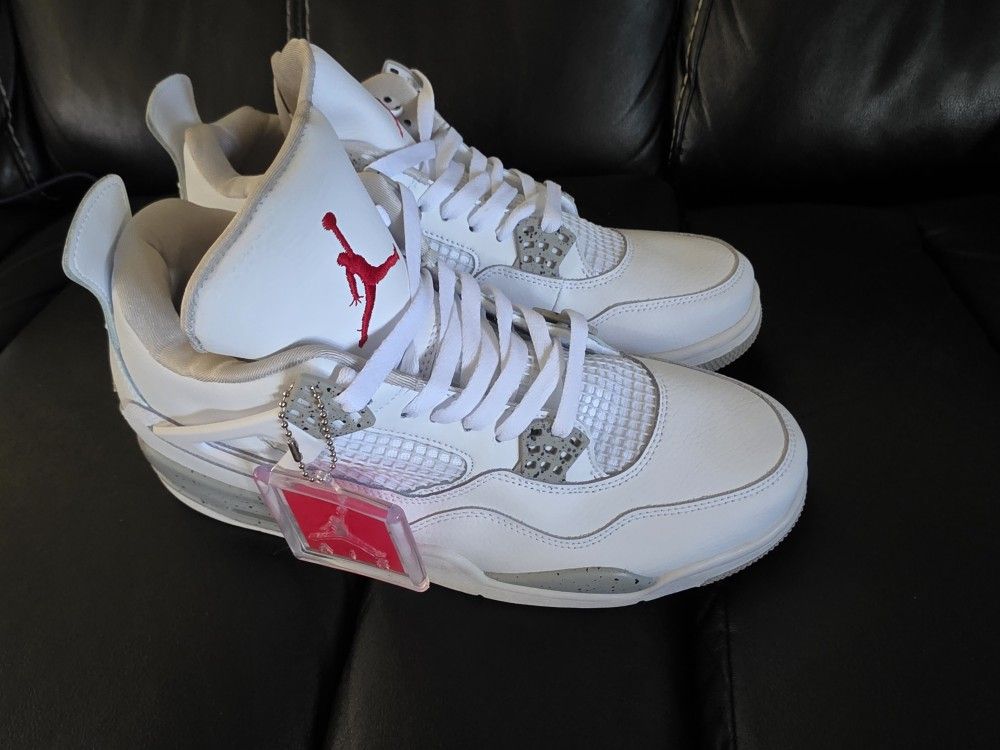 Size 10.5 Jordan 4 Low