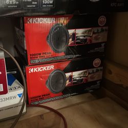 (2) Kicker Cwr 12 Inch Subs