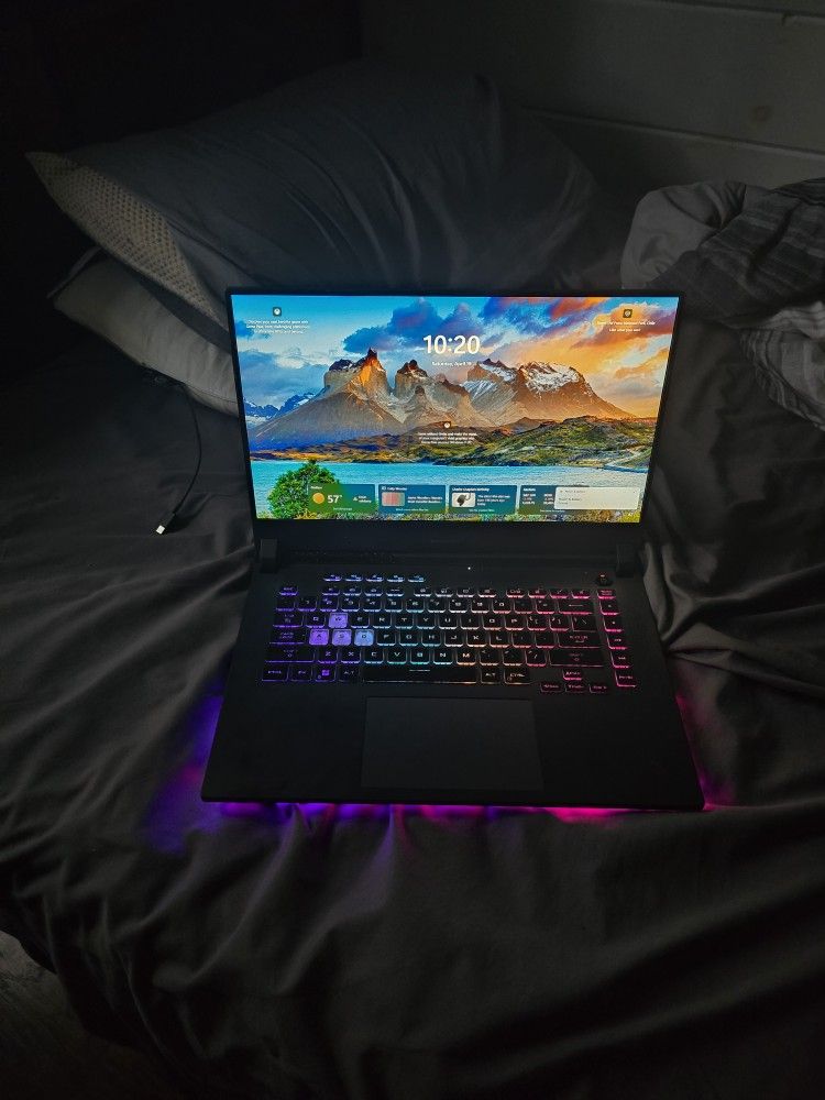 Asus Strix G17 2022 Gaming Laptop