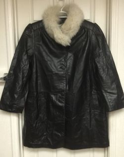 Ladies leather fur jacket Fits Large, XL