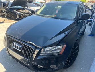2012 Audi Q5 SUV – Front End Damage