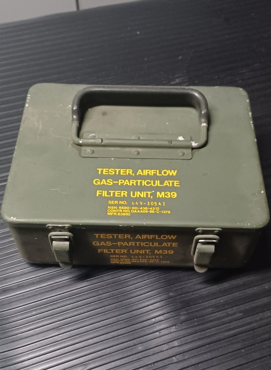 VINTAGE US MILITARY GEAR TESTER, AIRFLOW GAS FILTER UNIT M39 / NOS