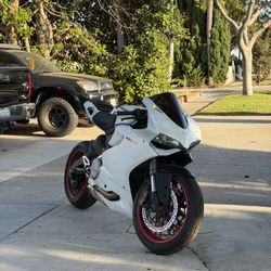 2015 DUCATI 899