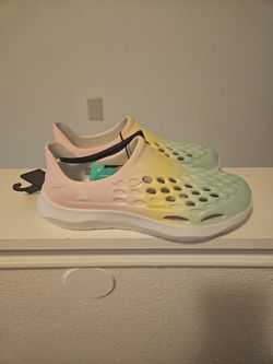 Rugged Shark women,  breathable, easy on/off Size 6 $8