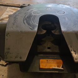 B&W Square Drop In Fifth Wheel Hitch 