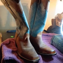 5 1/2 Woman Boots 