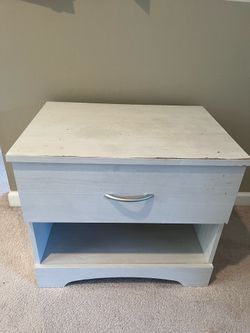 Free Bed Side Table