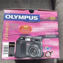 Retro 2000s Camera 