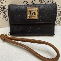 Stone Mountain black leather wallet-embossed with floral pattern