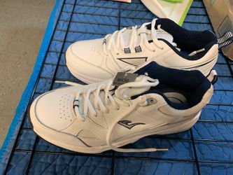 Size 9 1/2 Reebok’s royal trainer brand new!!!!