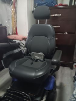 Electric wheel chair