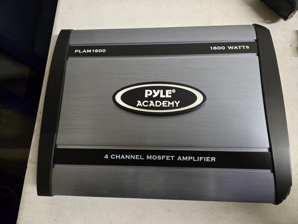 Pyle PLAM1600 is a 4-channel, 1600-watt bridgeable car amplifier. 