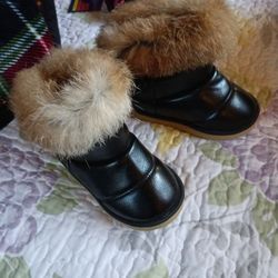 New Baby Boots Size 25 For 10.00