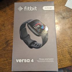 Fitbit Versa 4 New in box