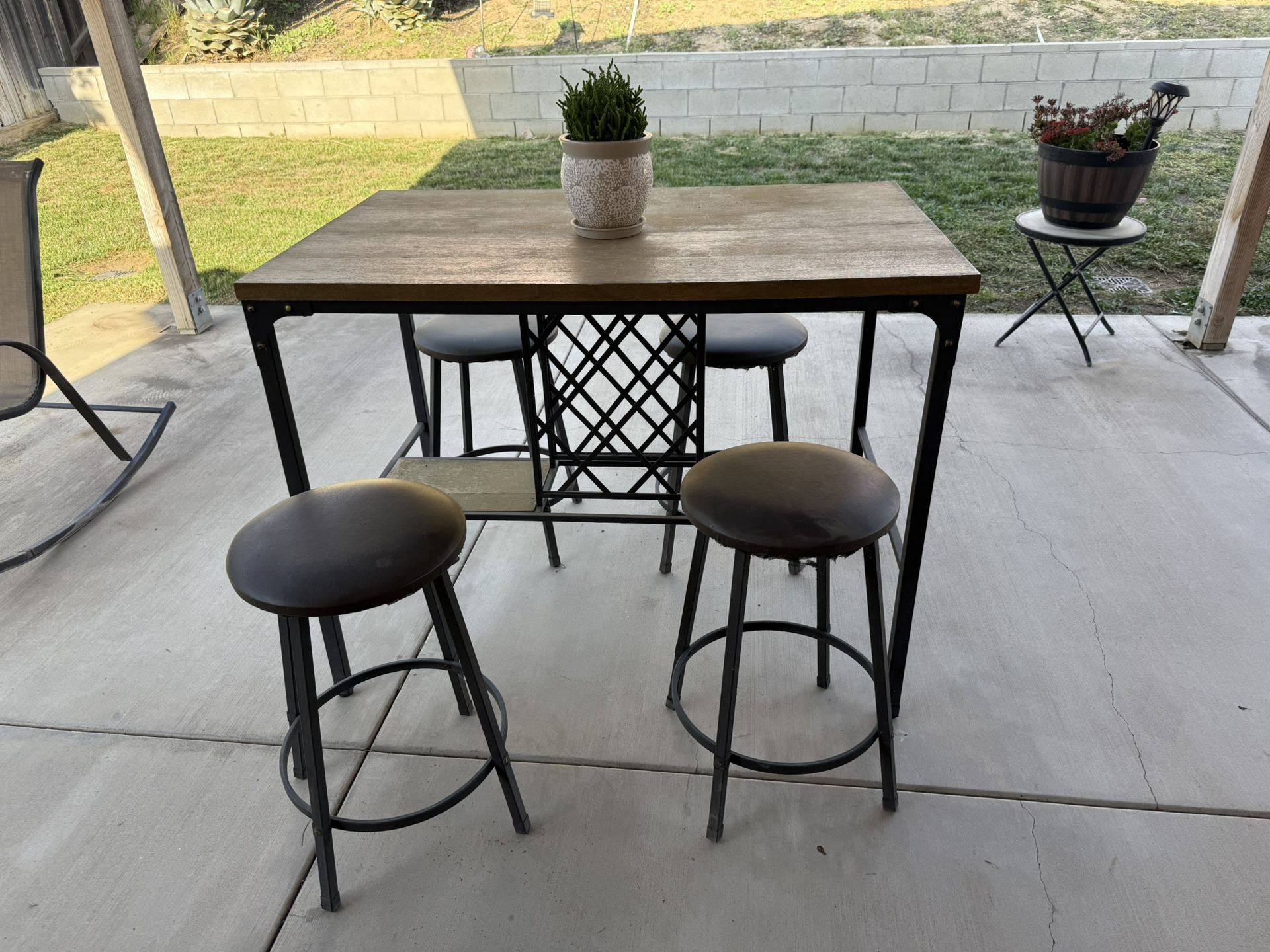 Bar Table With 4 Stools