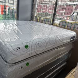 CALIFORNIA KING SIZE SERTA ICOMFORT MATTRESS & BOX SPRINGS BED SET