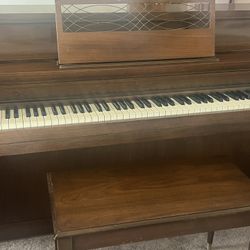 Old School Hammond Piano. 