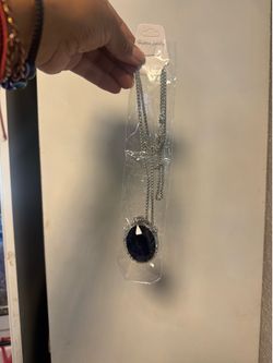 New neck less $1