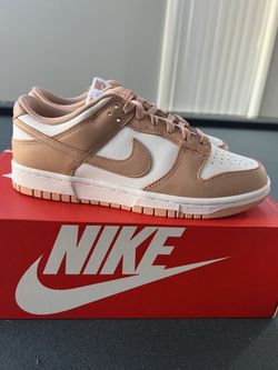 Nike Rose 🌹 Dunks Sizes 6.,6.5,7,8.5 $200