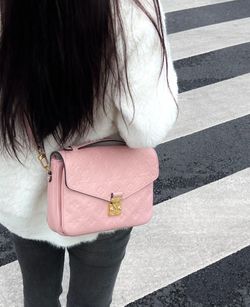 Pink striped pattern leather crossbody bag