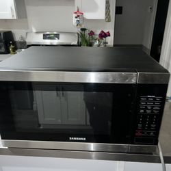 Samsung Microwave 1.9 cu. ft. 