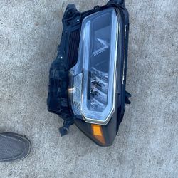 2019 -2022 Toyota Tacoma Left Headlight 