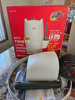 Red Rocket Kitty Twist'R Plus Cat Litter Disposal System, Litter Trash Can White, Odor Control