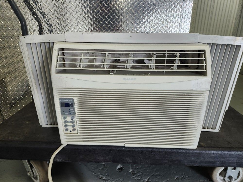 USED 10,000 BTU AC AIR CONDITIONER