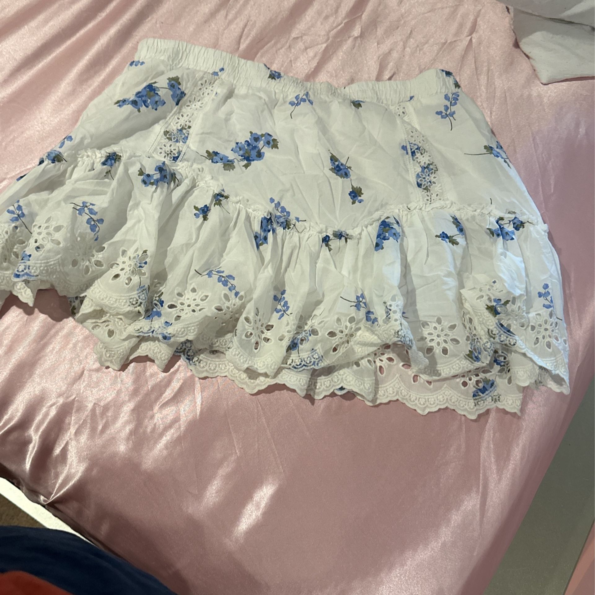 Large Sized White And Blue Flower Skirt