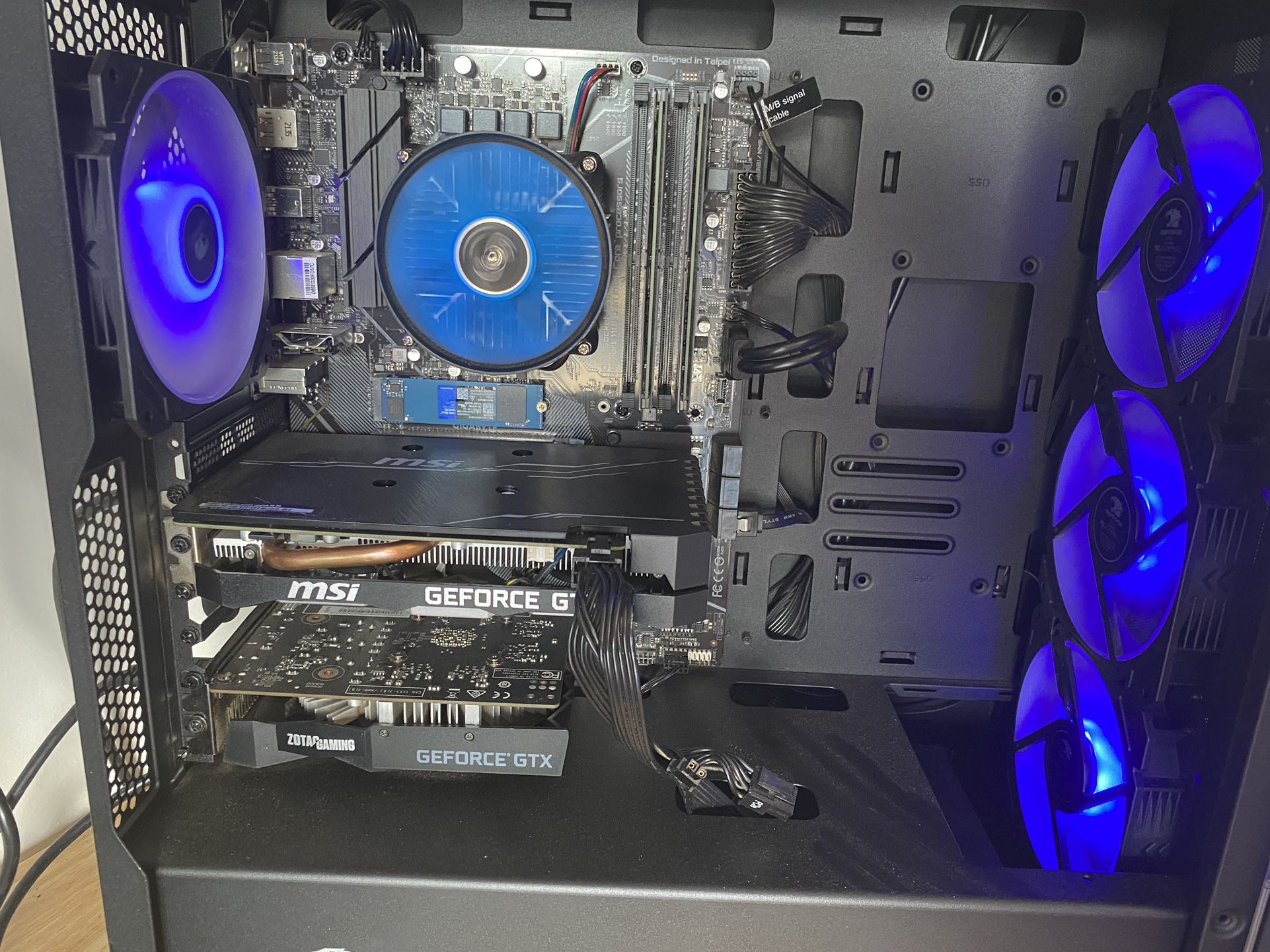 Gaming Computer With Monitor Mouse Led And Keyboard Led