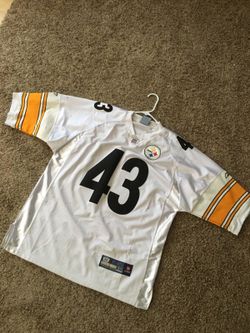 Steelers jersey.