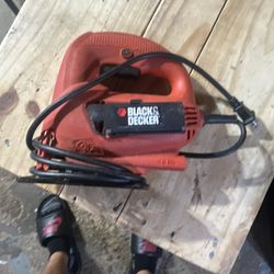 Black and decker corded jigsaw no blades still runs 