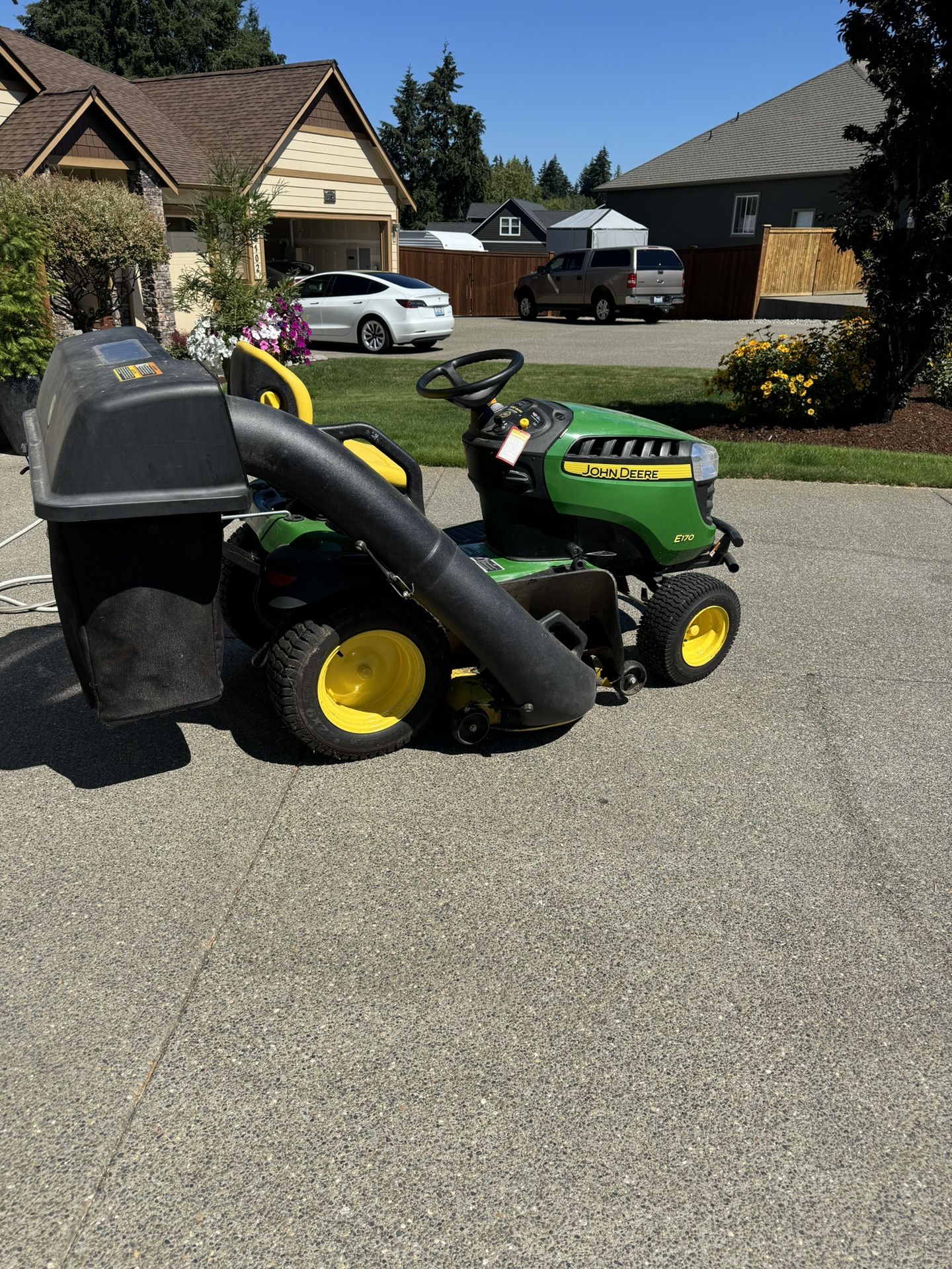 John Deere E170 48" Riding Mower