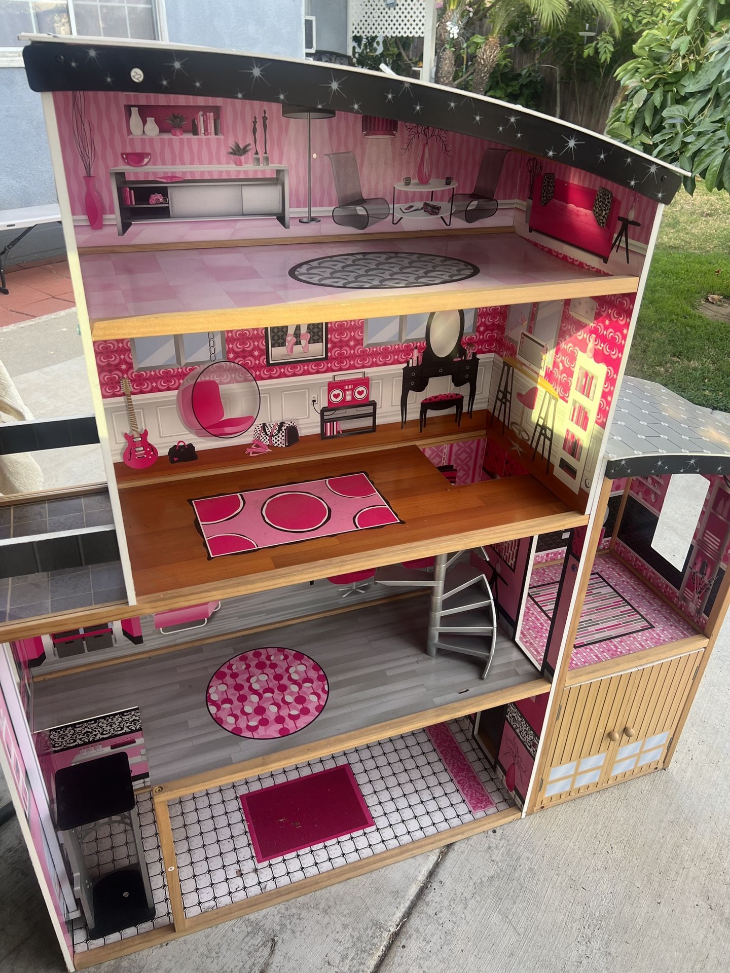 Wooden Dollhouse