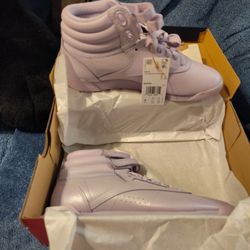 Reebok Aka (54.11)