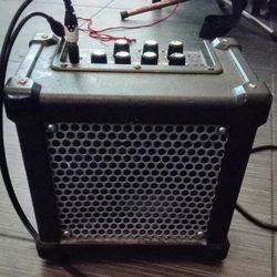 Roland Cube (Multi Effects) Amplifier 