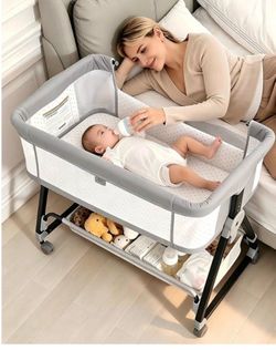 Baby Bedside Bassinet with Storage Shelf