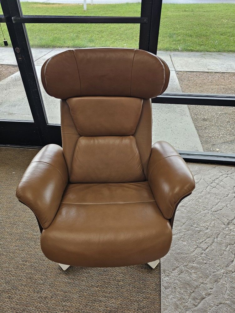 Top Grain Leather Chair 