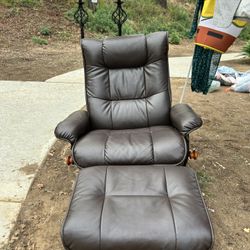 Chair With Ottoman
