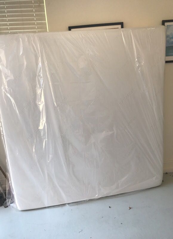 Must sell best offer King Tuff and Needles mattress