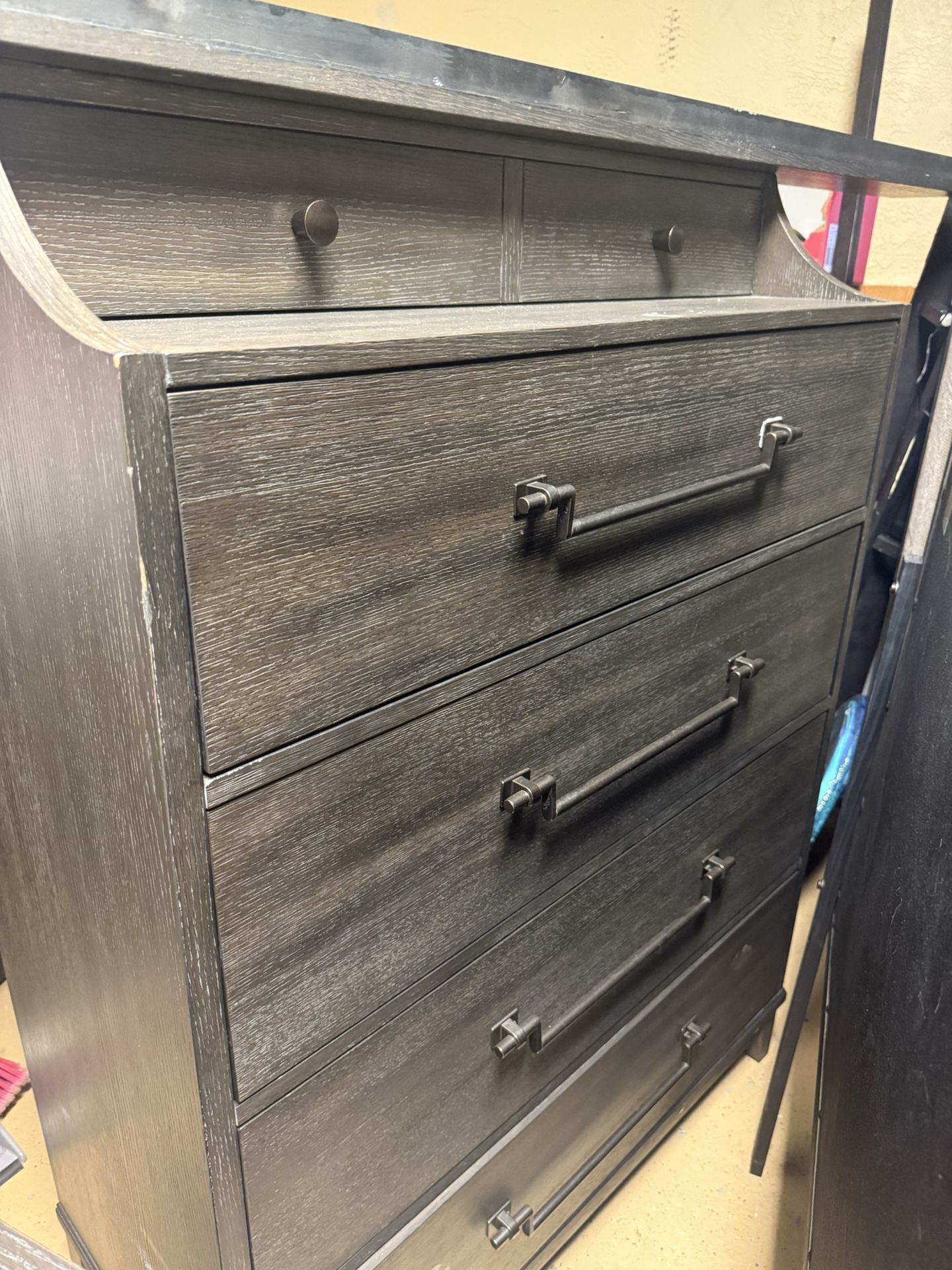 Bed, Dresser
