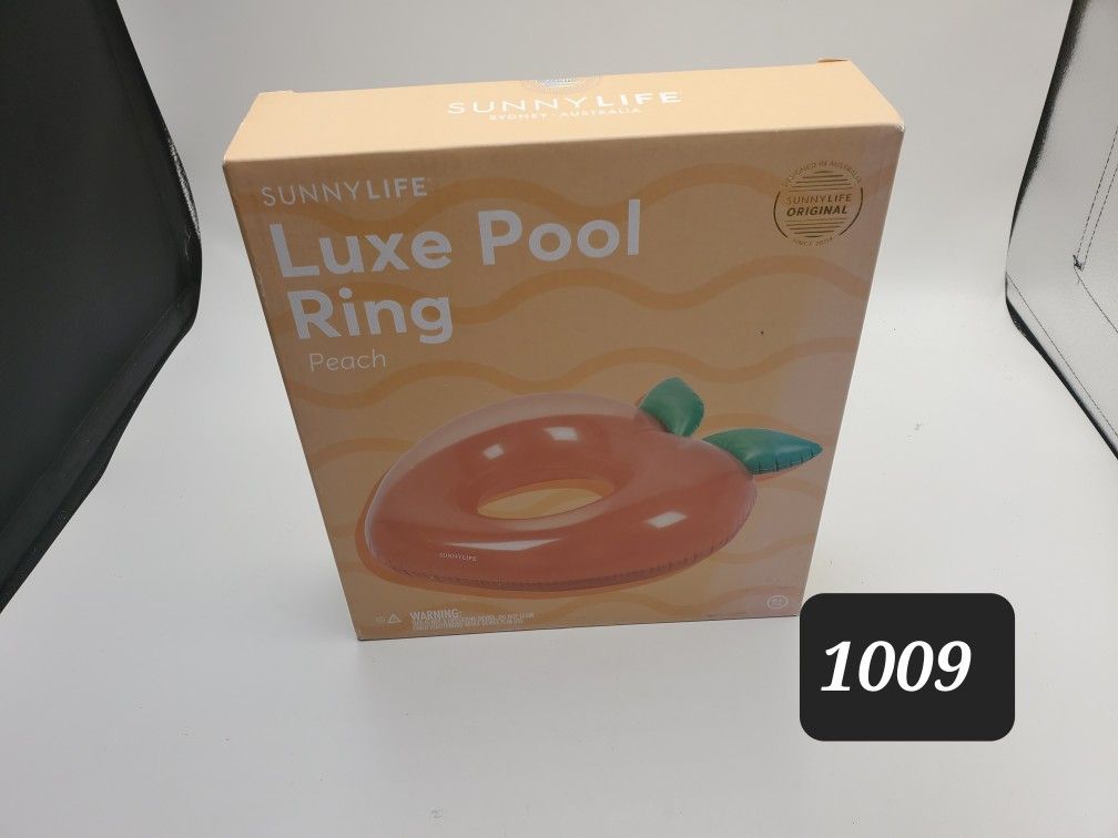 Luxe Peach Pool Ring