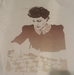 Woman Chess Champion Mona May Karf T Shirt XL