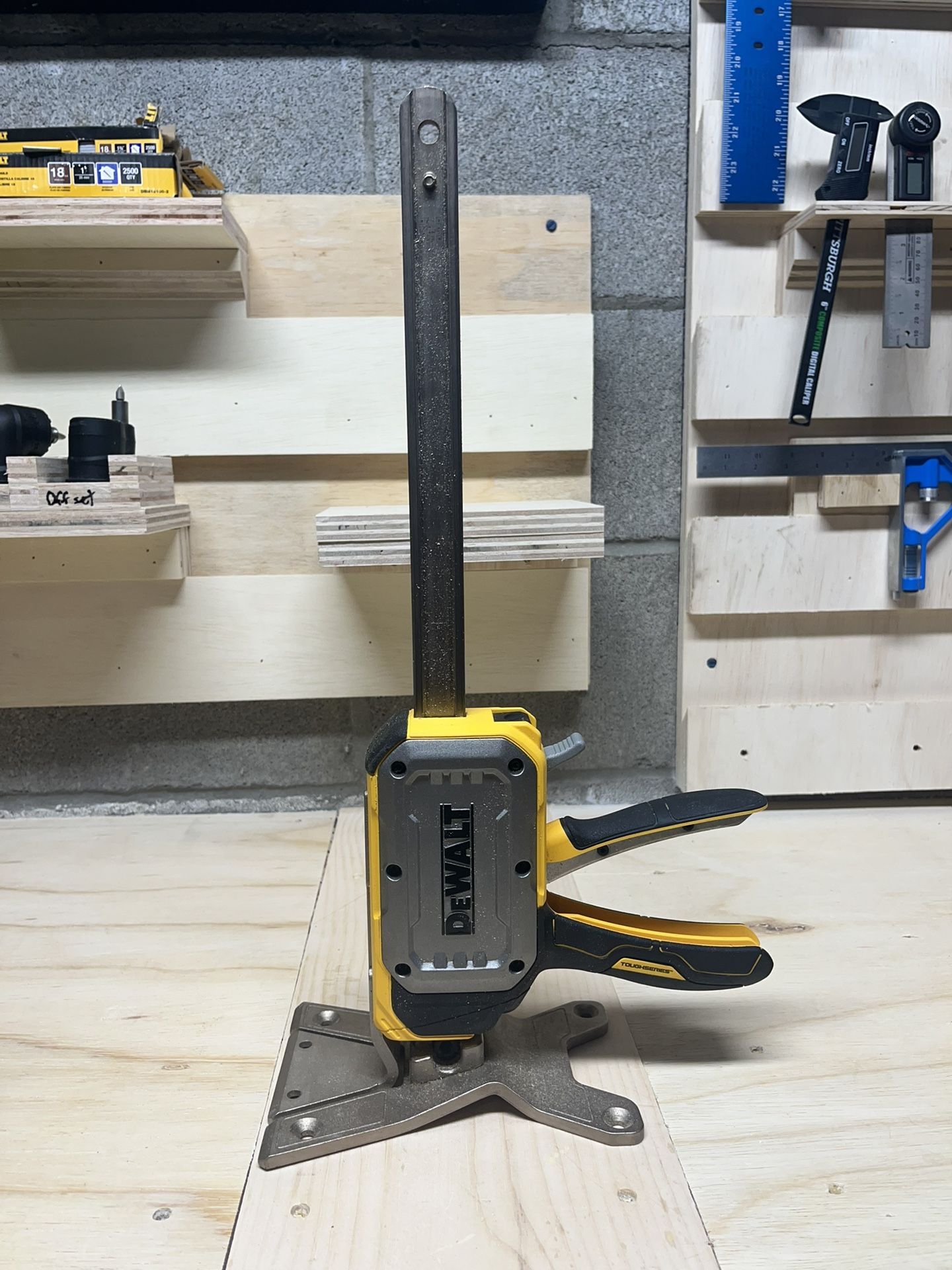 DeWalt Construction Jack