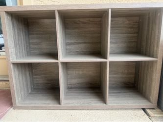 Cubby bookshelf